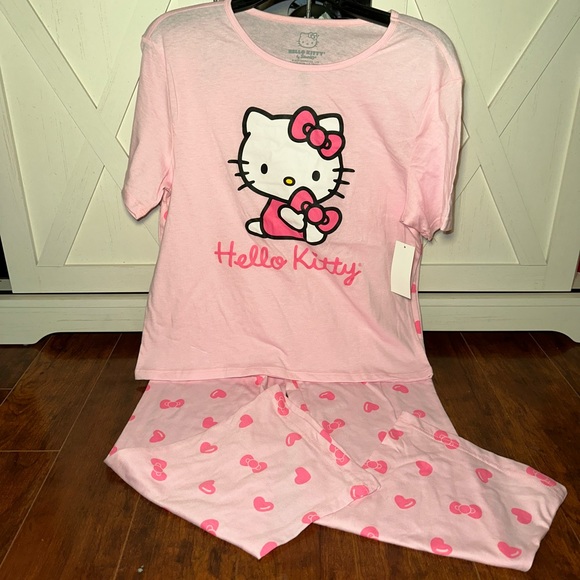 Hello Kitty Pink Pajama Set - Picture 3 of 4